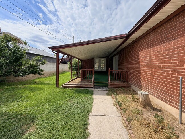 Building Photo - 6087 S 1430 E