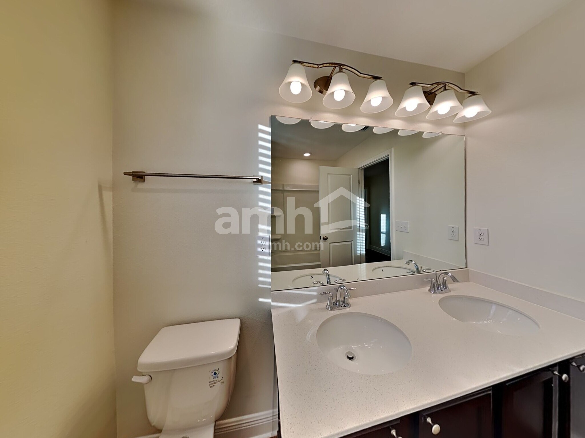 Building Photo - 20232 Calla Lily Dr