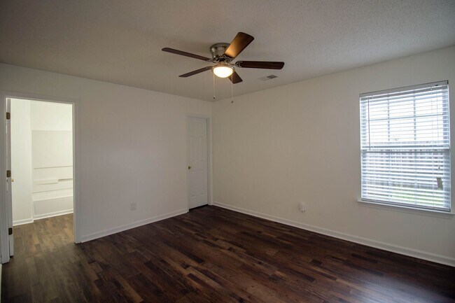 Building Photo - Recently Updated, and a FENCED Backyard!