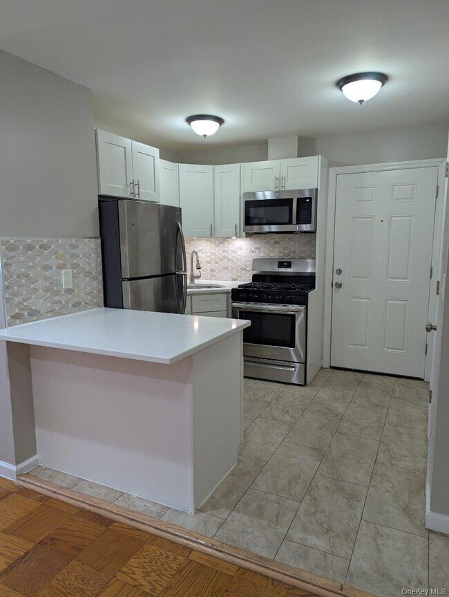 Building Photo - 11A Hemlock Dr