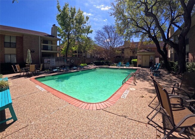 Building Photo - 1881 Bering Dr