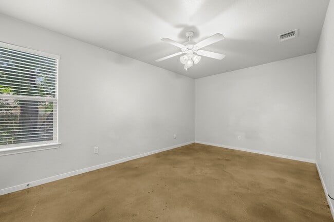 Building Photo - 1809 Indian Trail Dr
