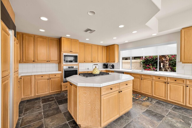 Building Photo - 49810 Ave Montero