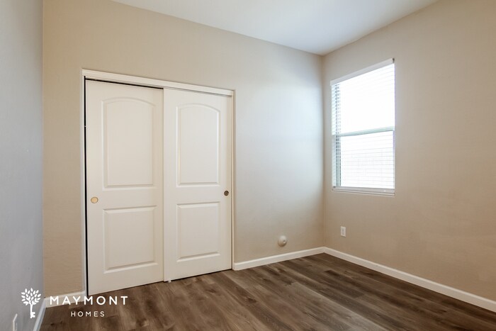 Building Photo - 23775 W Magnolia Dr