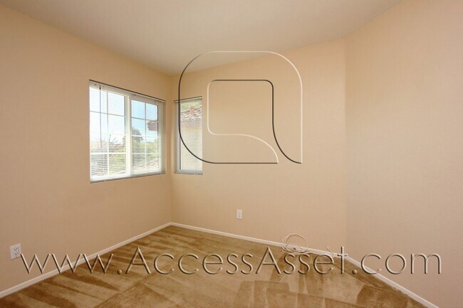 Building Photo - 28258 Inspiration Lake Dr