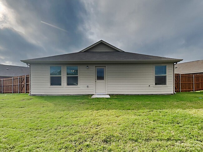 Building Photo - 700 Odlozil Ln