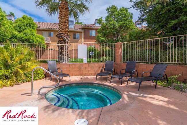 Building Photo - Lovely 2 Bedroom Condo. Pet Friendly!