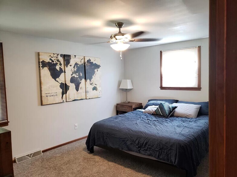 Bedroom 1 - 4880 S 69th St