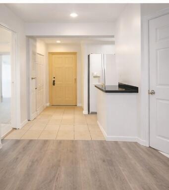 Building Photo - 2100 Greenview Shores Blvd