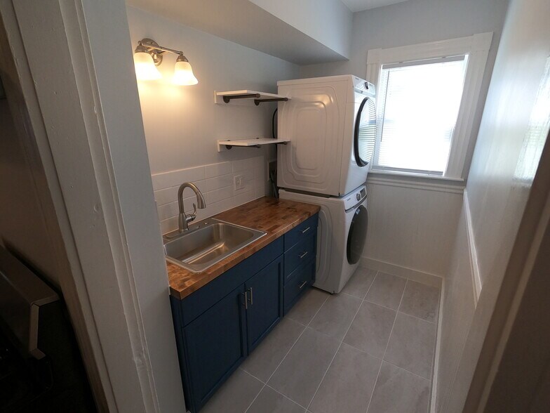 Galley Kitchen Pantry with Washer/Dryer - 11 Mt Vernon St