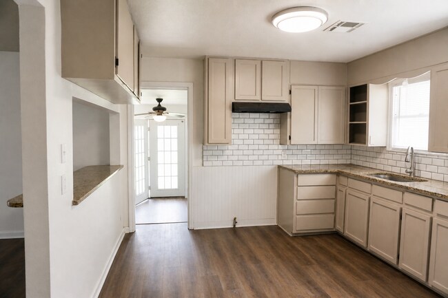 Building Photo - 3128 Speight Ave