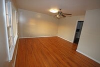 Building Photo - 1106 S Strong Blvd