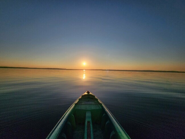 Building Photo - 19118 Soundview Dr NW