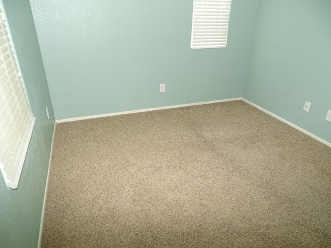 Building Photo - Mountains Edge 3 Bedroom and Loft Home