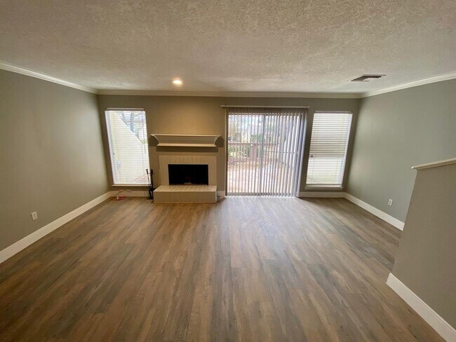 Building Photo - 74 April Hill