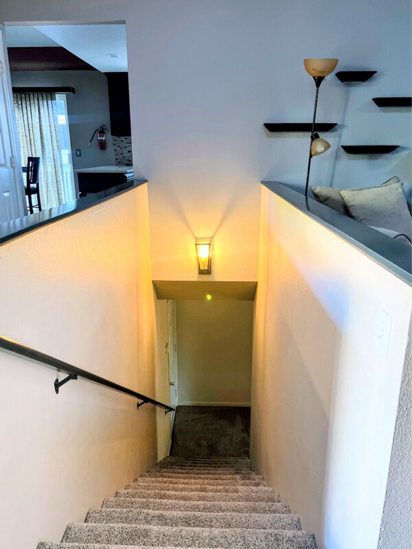 Building Photo - 723 N 8th St