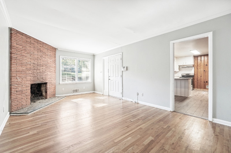 Building Photo - 2071-2073 E Roxboro Rd NE