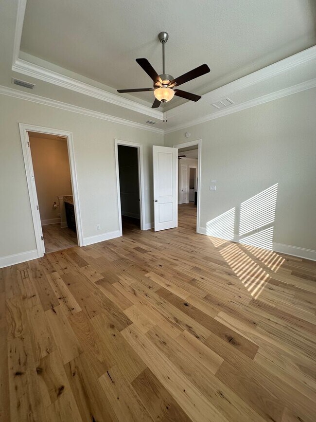 Building Photo - Gorgeous New Contsruction 3 bedroom/2 full...