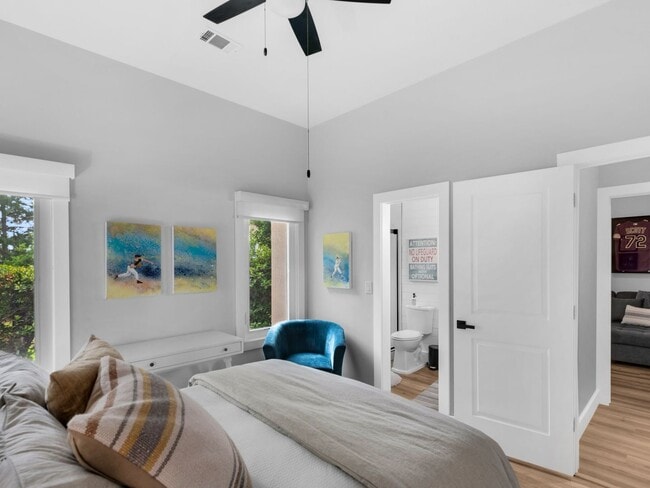 Building Photo - Stunning Furnished 3-Bedroom Golf Course H...