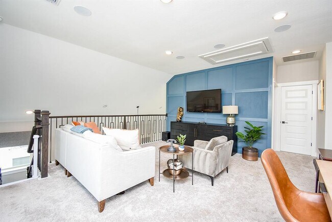 Building Photo - 10914 Brambling Wood Dr