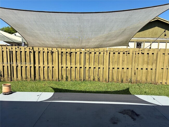 Building Photo - 12213 SW 110th Ln