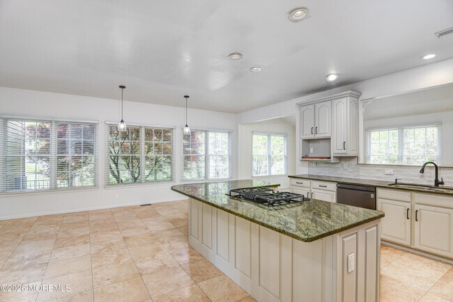 Building Photo - 9 Mackenzie Ct