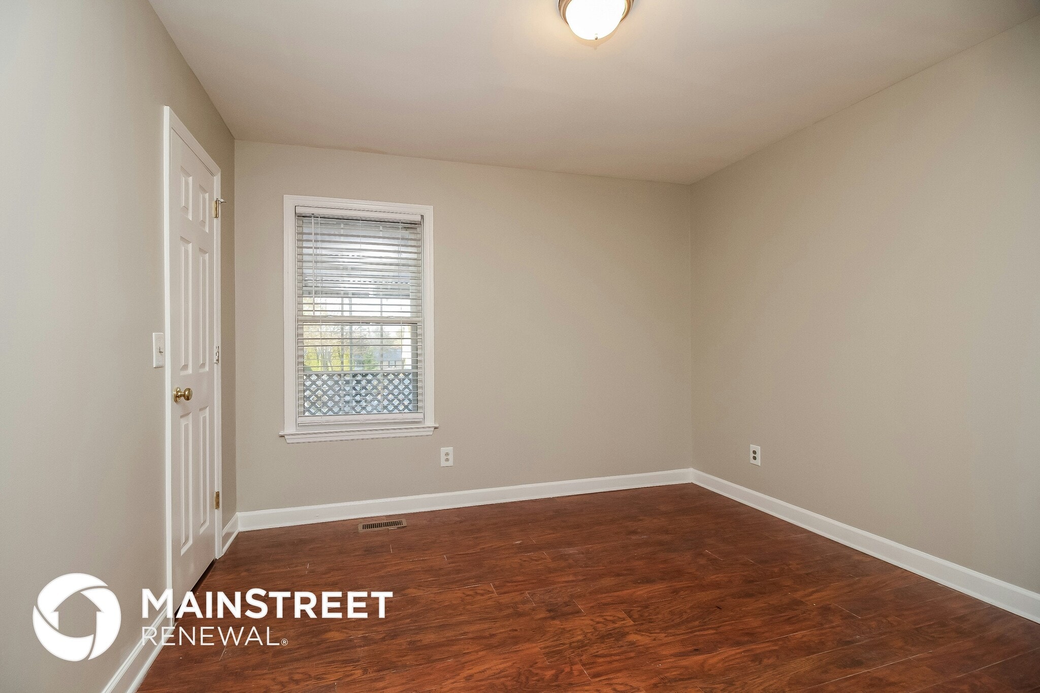 Building Photo - 2861 Sutherland Dr