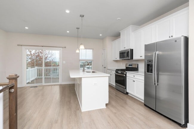 Building Photo - 4022 Purple Flora Bnd