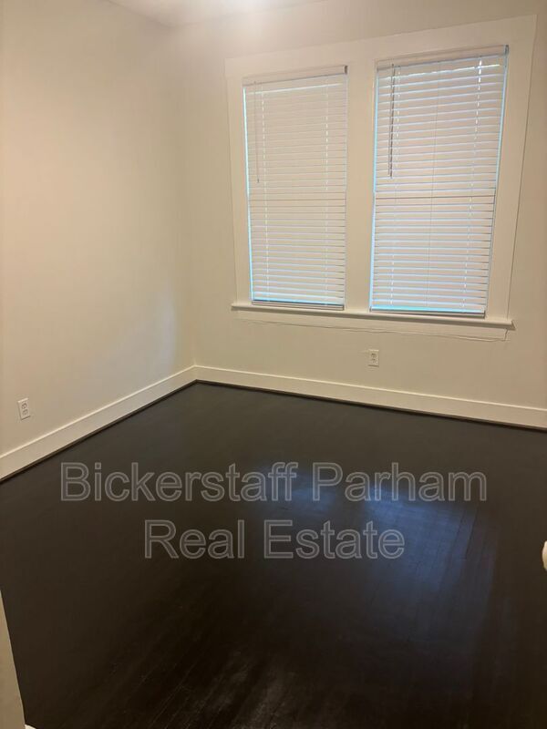 Building Photo - 1821 17th Ave