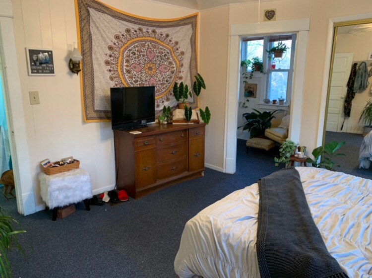 Building Photo - 1537 New Hampshire St