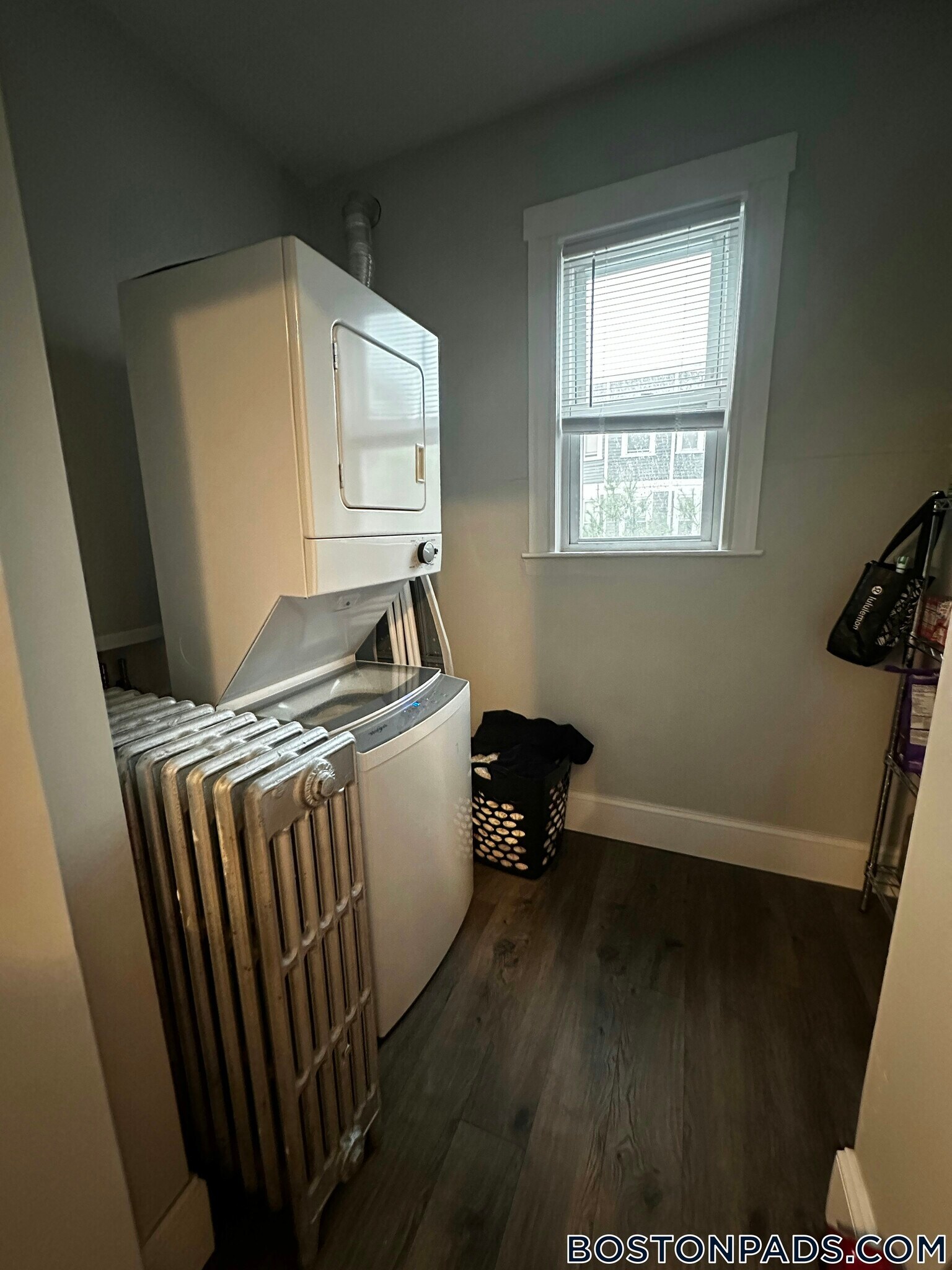 Building Photo - 108 Callender St