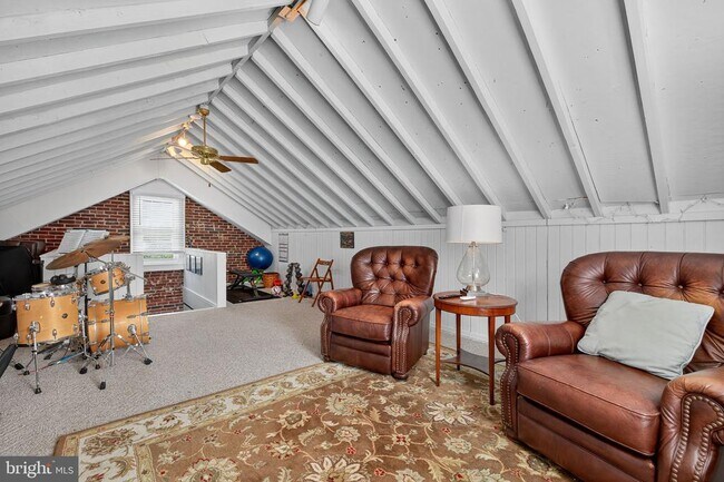 Building Photo - 420 W Cork St