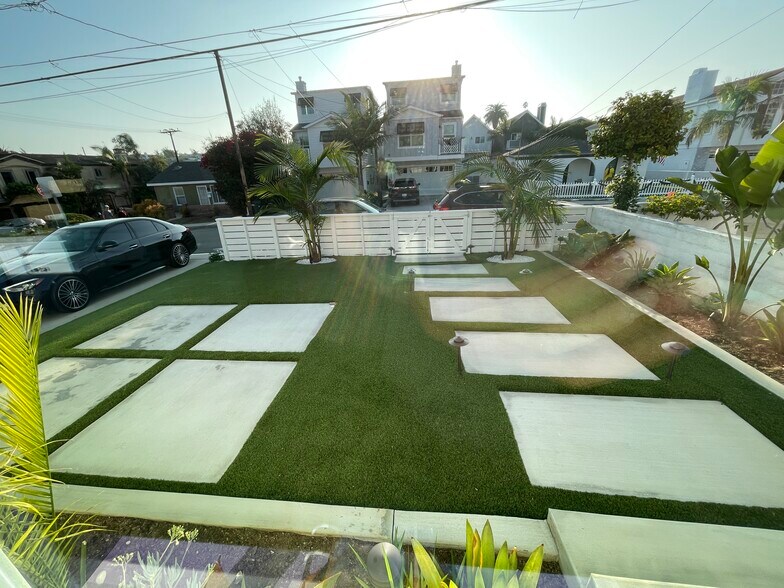 Building Photo - 1606 Steinhart Ave