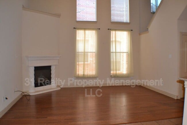 Building Photo - 1466 Cambridge Dr