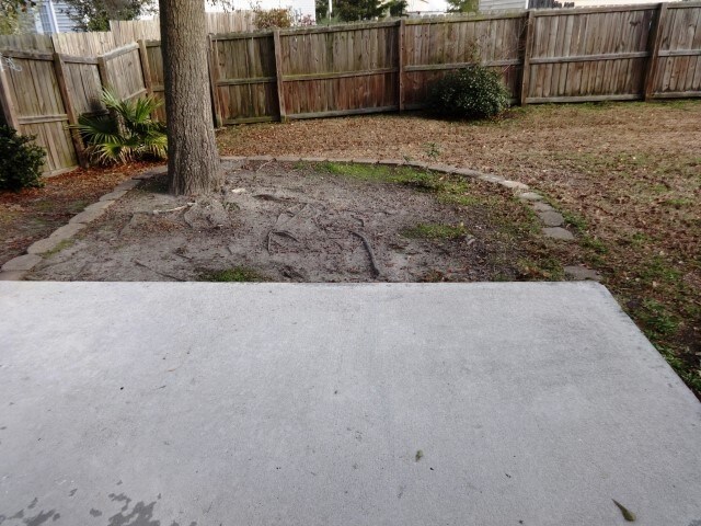 Building Photo - 425 Equinox Cir