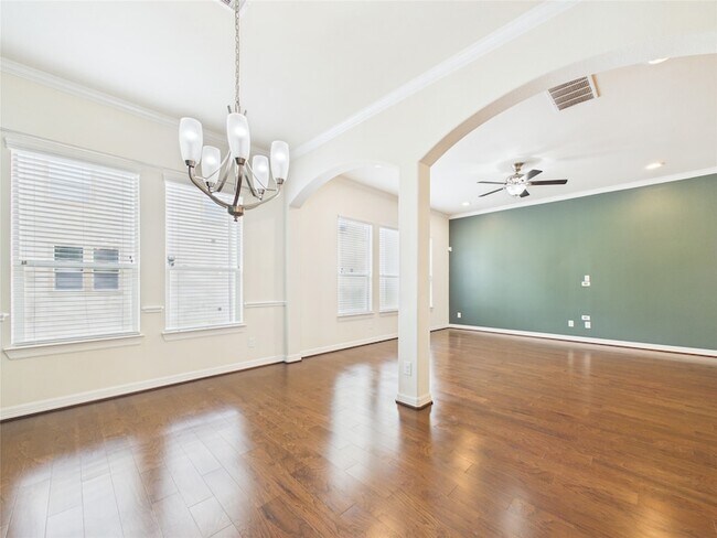 Building Photo - 10606 Shadow Elm Ct