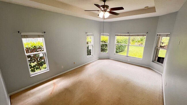 Building Photo - Available NOW! Stunning 4-Bedroom Home in ...