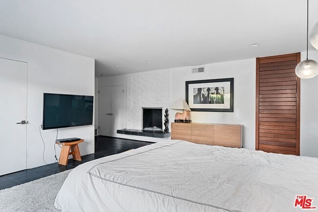 Building Photo - 2775 Rinconia Dr