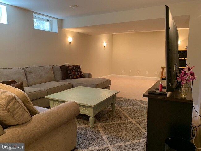 Building Photo - 15112 Windy Hollow Cir