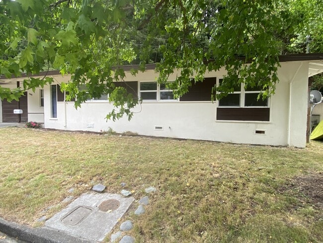 Primary Photo - 588 Beverly Dr