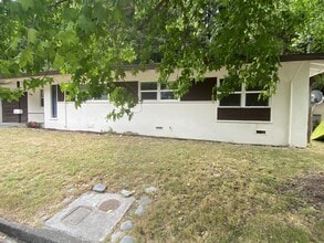 Building Photo - 588 Beverly Dr