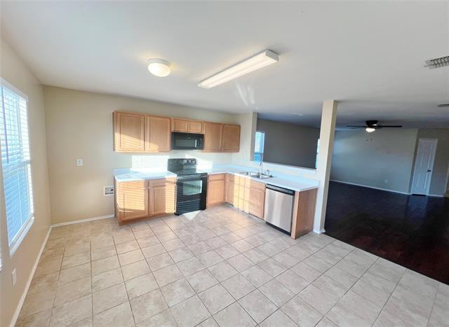 Building Photo - 321 Briar Oaks Dr