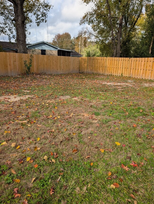 Building Photo - 809 Welworth St