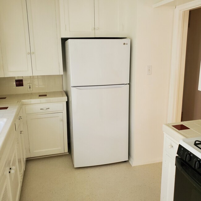 Building Photo - 847 12th St