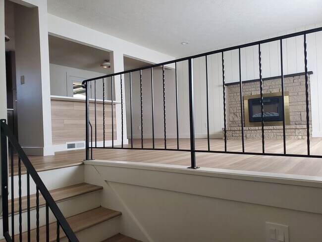 Building Photo - Beautiful 4BR/2BA South Spokane Home