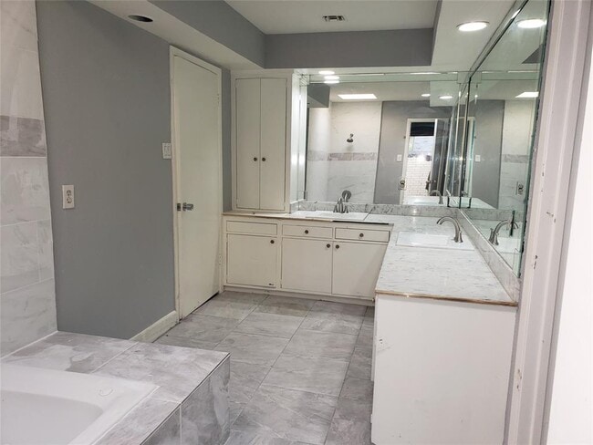 Building Photo - 10738 Villa Lea Ln
