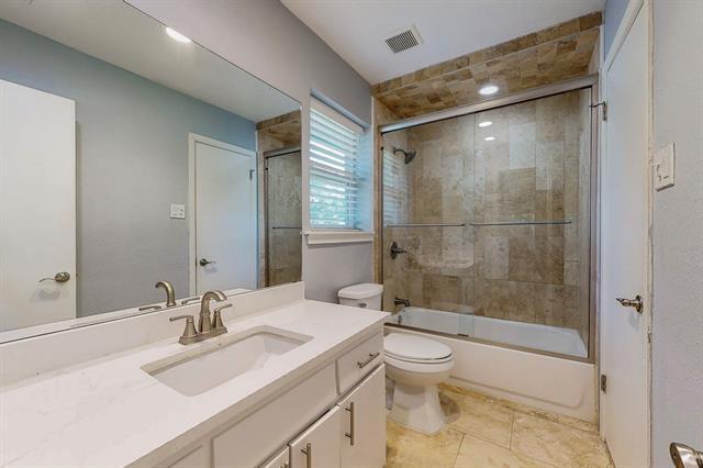 Building Photo - 9405 Pinewood Dr