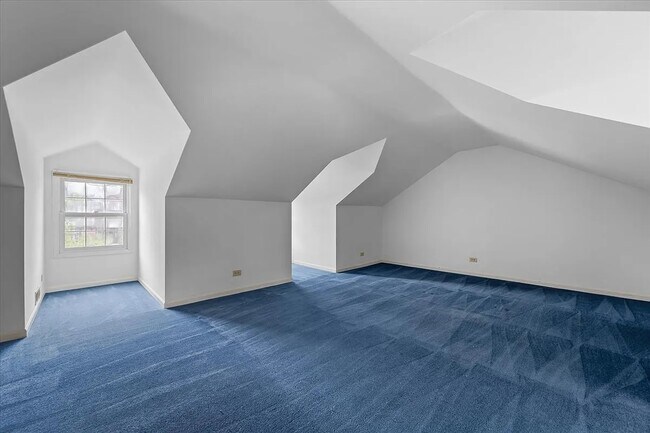 Building Photo - 1120 Romona Rd