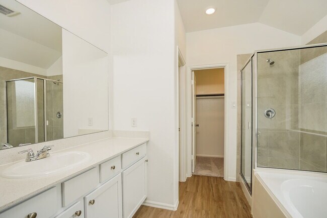 Building Photo - 1722 Sahara Dr
