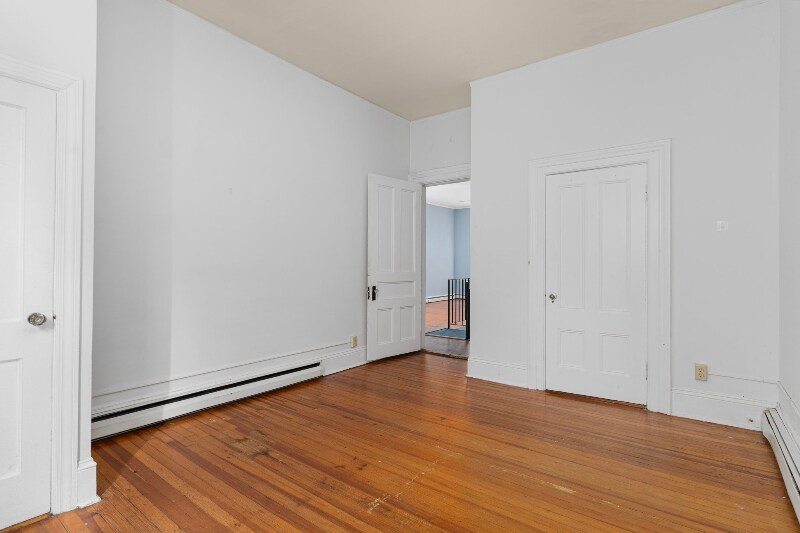 Building Photo - 77 Lloyd Ave